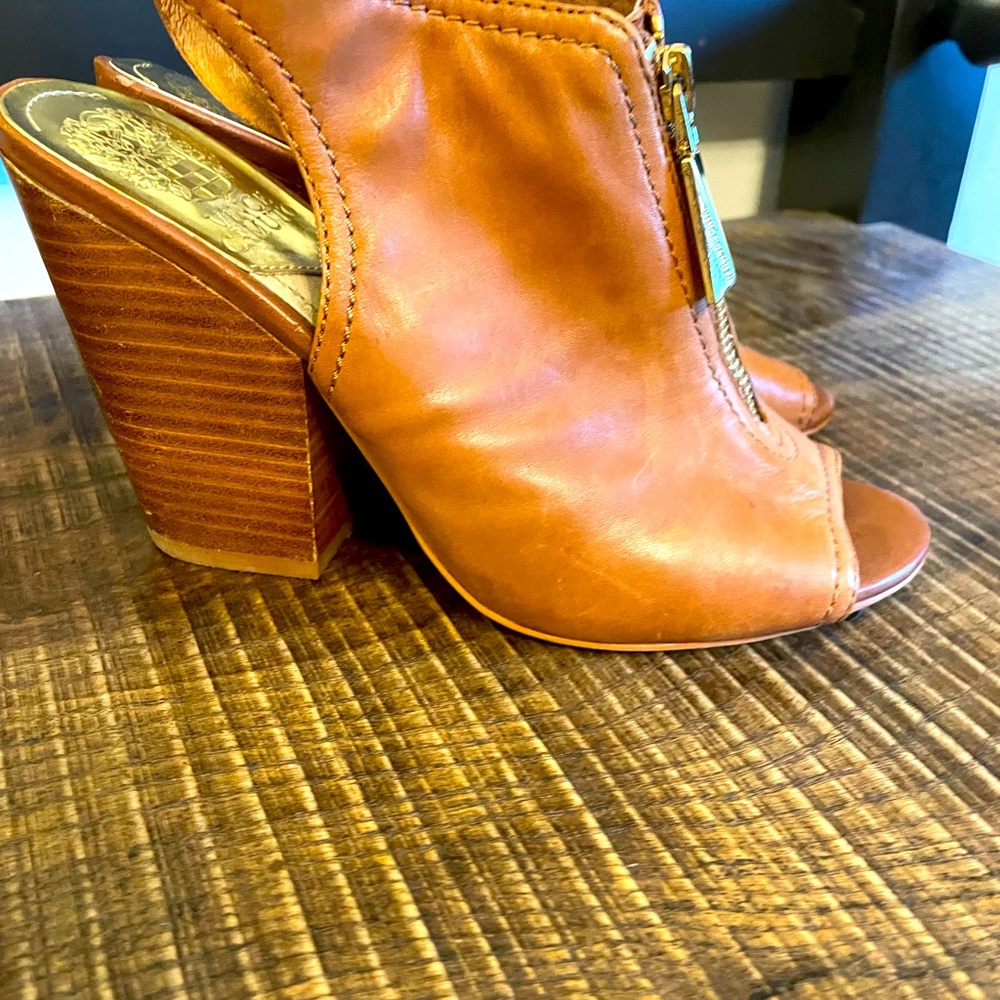 Vince Camuto Cognac Heels size 7